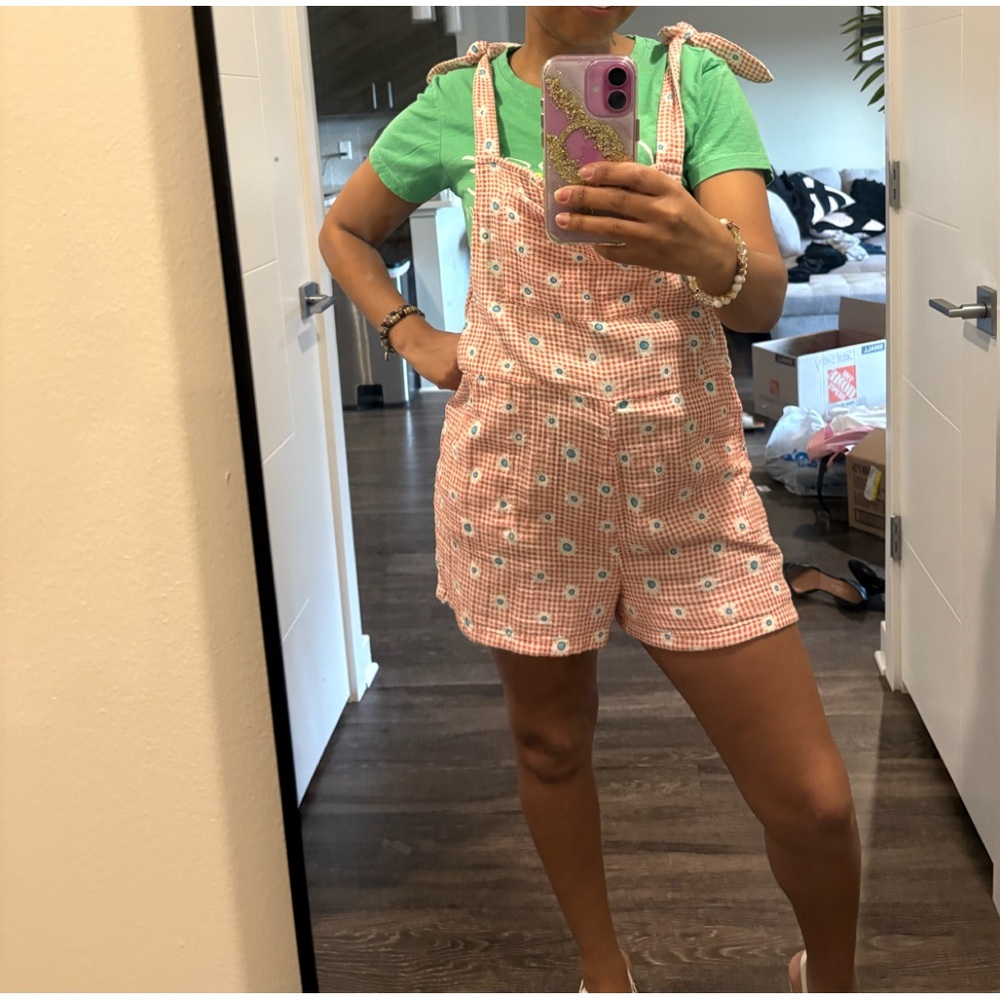 SO Peach Gingham romper with floral details